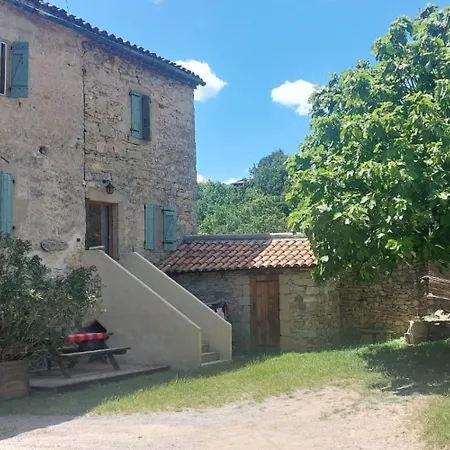 Hébergement de vacances Le *